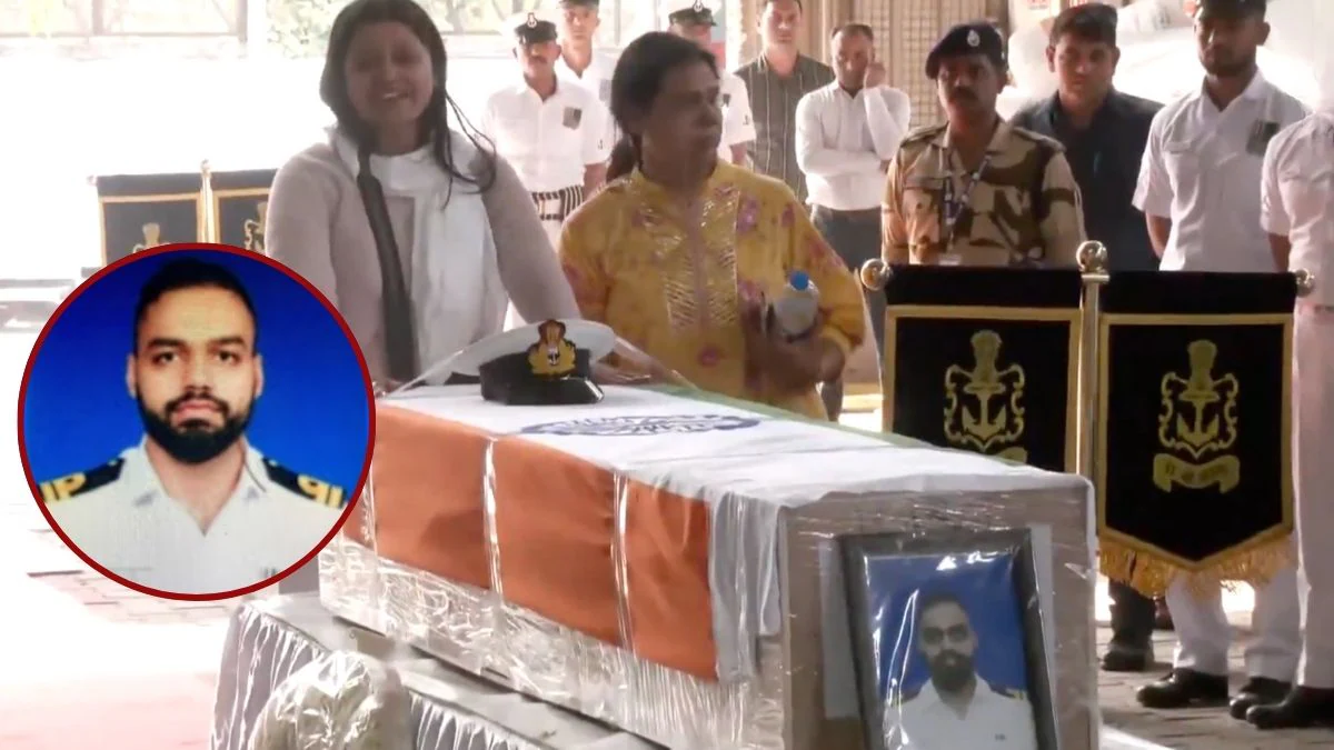 ‘आप पर बहुत गर्व…’, आंखों में आंसू लिए शहीद विनय के पार्थिव शरीर से लिपटी रही पत्नी, जुबान पर थी सिर्फ एक ही बात, Viral Video देख फट जाएगा कलेजा