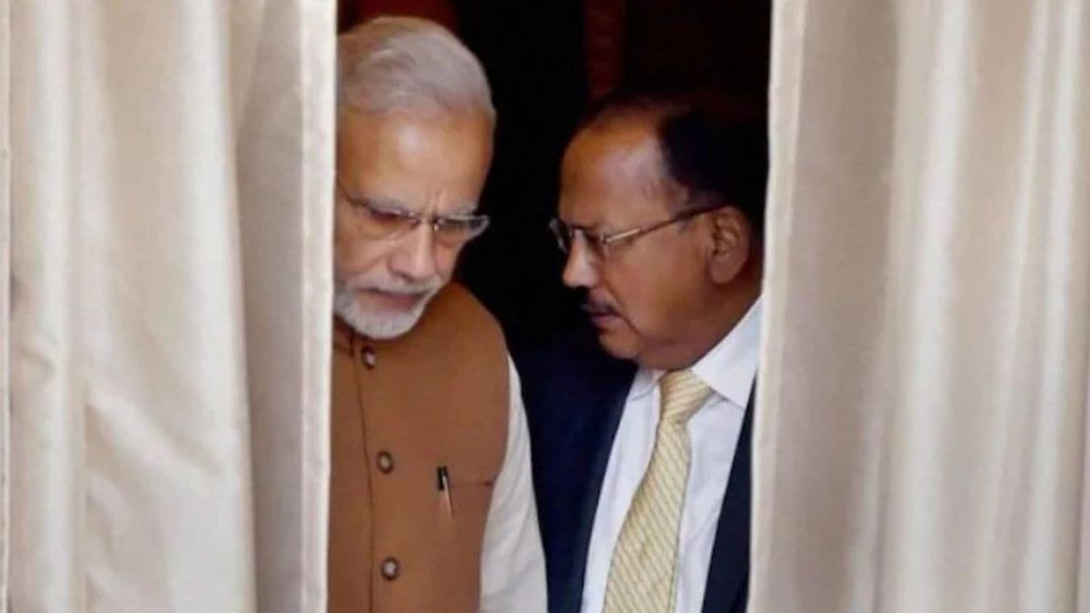 कौन हैं अजित डोभाल? पीएम मोदी क्यों करते हैं सबसे ज्यादा भरोसा