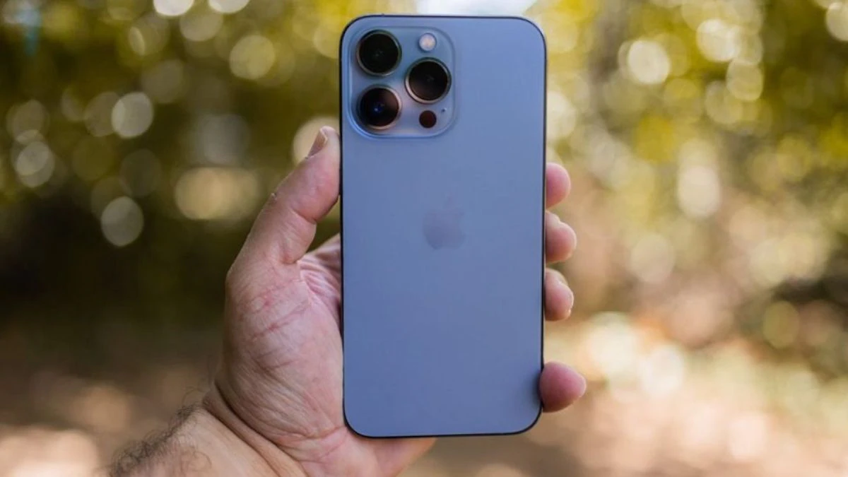iPhone alert: ऐप्पल की आईफोन यूजर्स को बड़ी चेतावनी, इस फीचर को तुरंत कर दें ऑफ, जानें हुआ क्या है
