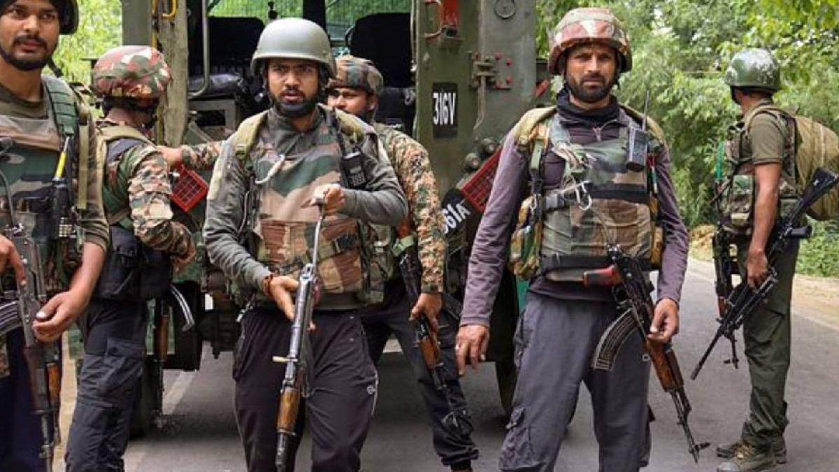पाकिस्तानी गोलीबारी में भारतीय सेना के लांस नायक दिनेश कुमार शहीद; स्थानीय लोगों को सुरक्षित इलाकों में किया गया शिफ्ट