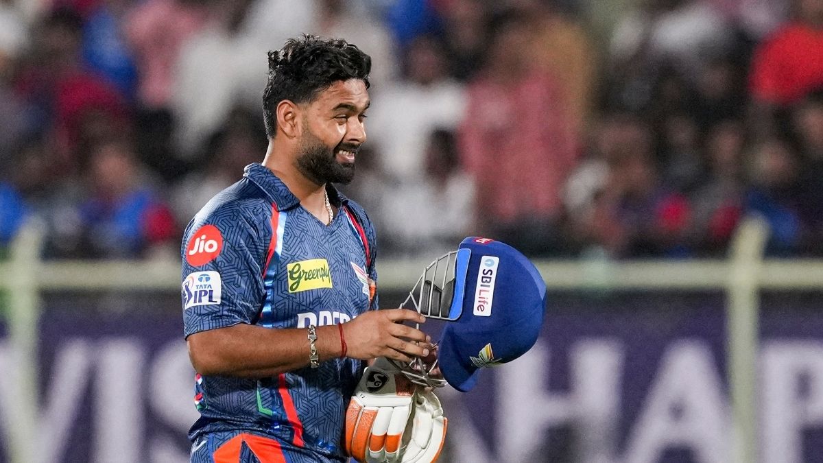 शतक ठोकने बाद ऋषभ पंत को बड़ा नुकसान, IPL ने ठोका 30 लाख का जुर्माना