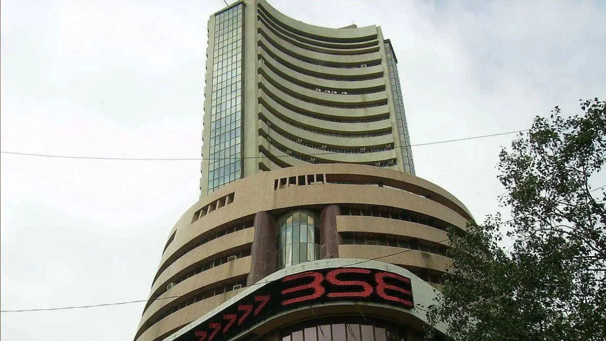 Share Market में आज बड़ी गिरावट के साथ शुरुआत, Sensex 800 पॉइन्ट फिसला, Nifty 24500 के करीब