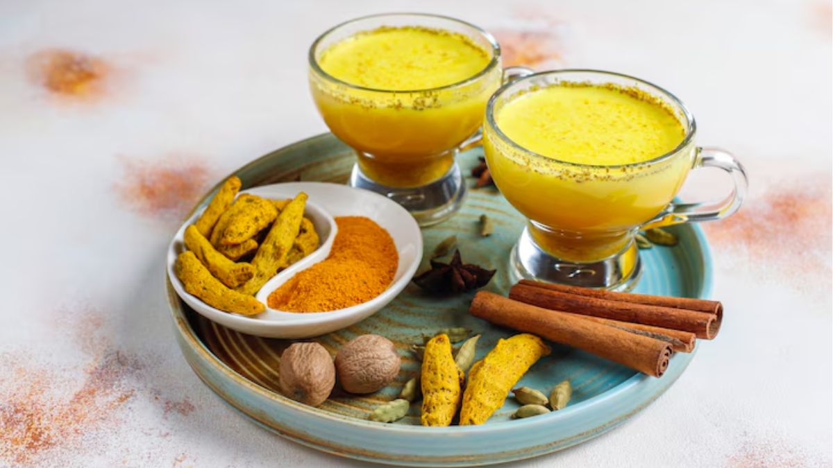 रात में चाहिए अच्छी नींद? सोने से पहले पिएं ये 4 ड्रिंक्स, पूरे दिन की थकान हो जाएगी छूमंतर