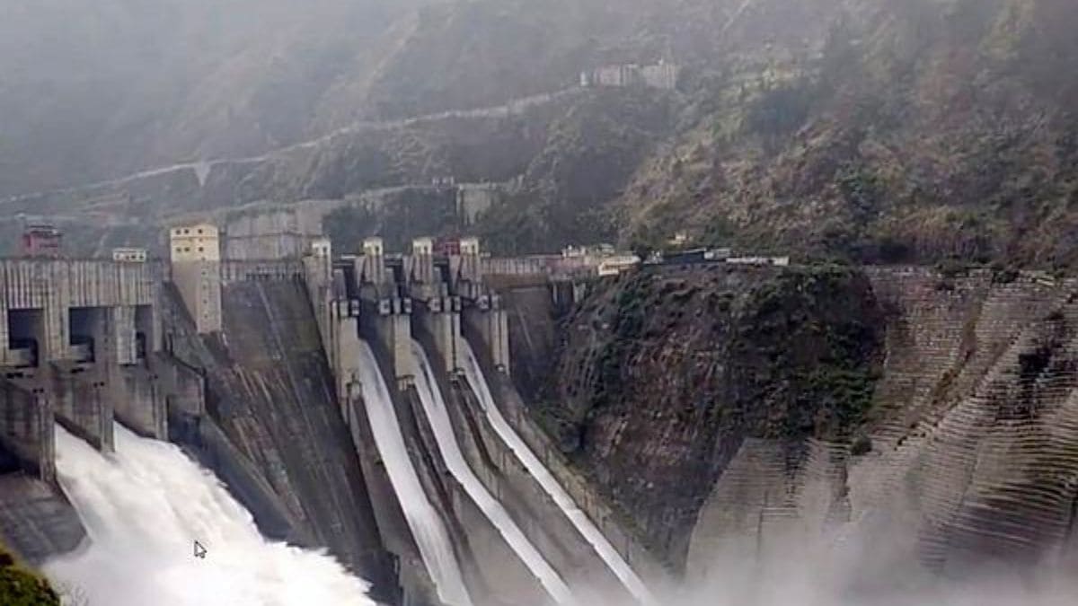 India-PAK Tension: अब भारत ने खोले बगलिहार डैम के कई गेट, जानिए क्या है वजह