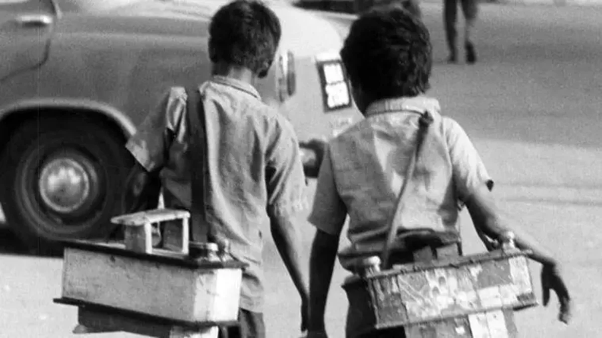 Blog: न किताबें, न स्कूल… बचपन की मुट्ठियों में मजदूरी का औजार, बाल श्रम की मार से टूटते नन्हे सपने