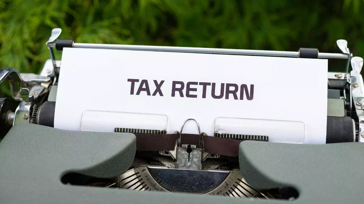 ITR Filing 2025: टाइम और पैसा दोनों बचाएं! बिना CA की मदद से ऐसे करें इनकम टैक्स रिटर्न फाइल, जानिए प्रोसेस