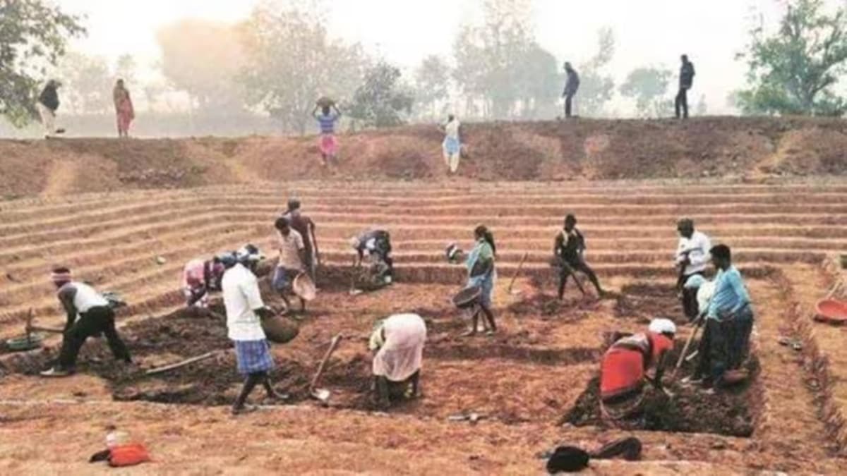 MGNREGA के लिए ग्रामीण मंत्रालय मांगे 5.23 लाख करोड़ रुपये, फिर भी कम हो रहा काम और फंड