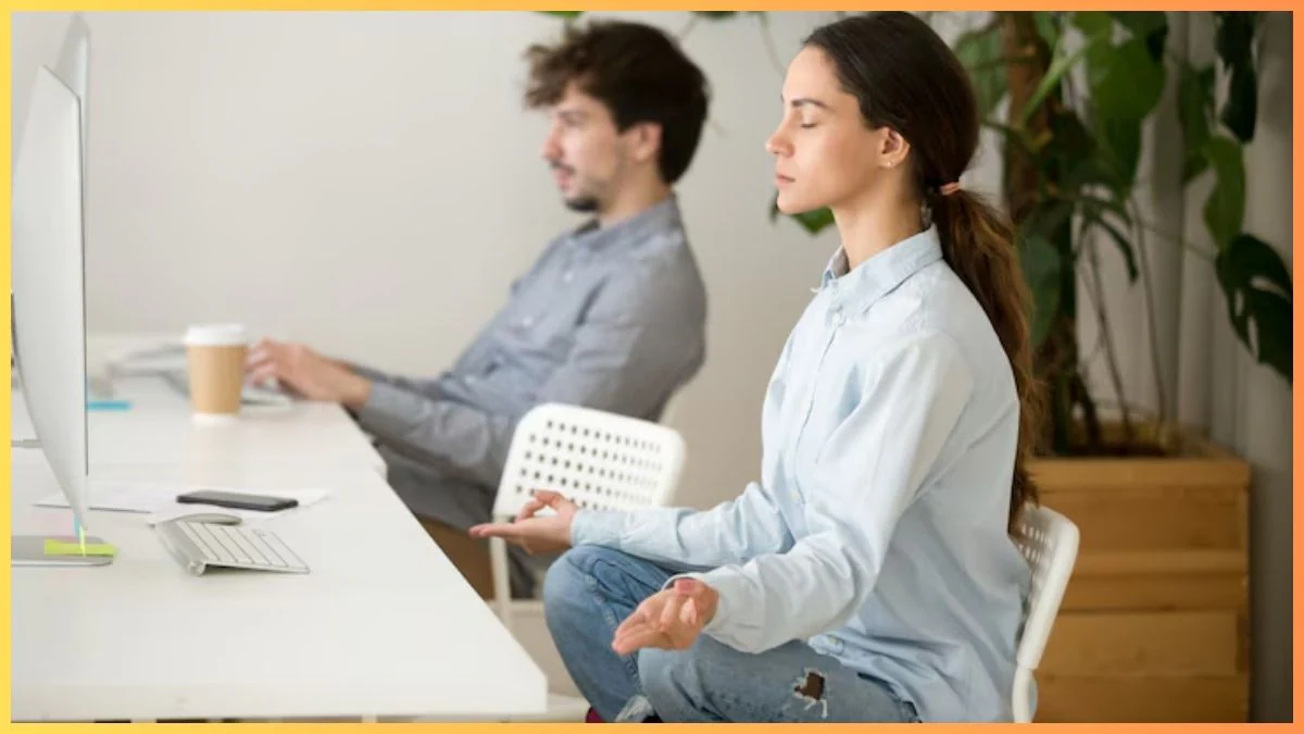 Chair Yoga Tips: ऑफिस में कुर्सी पर बैठकर भी कर सकते हैं योगासन, चेयर योग के लिए बेस्ट हैं ये आसन
