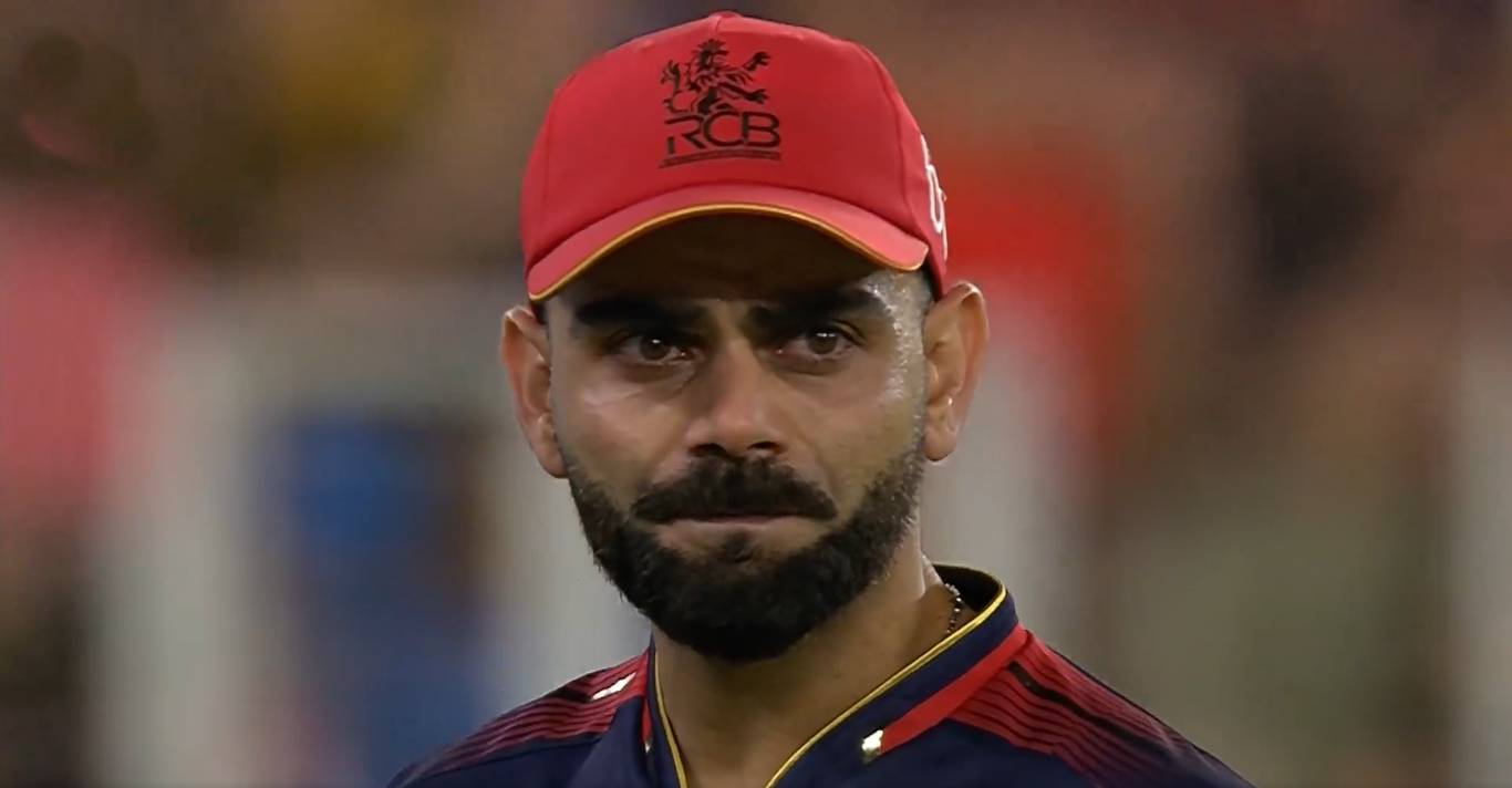 RCB के जीतते के साथ ही मैदान पर बच्चों की तरह रोने लगे कोहली, 17 साल की जिद्द हुई 18वें साल में पूरी; अनुष्का की भी आंखों में आए आंसू