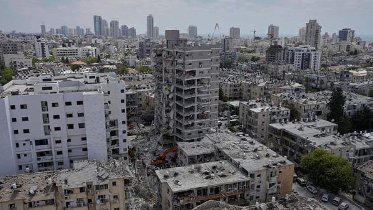 Israel-Iran Conflict: इजरायल-ईरान संघर्ष से मिडिल ईस्ट में तनाव, दोनों देशों के पास क्या है ऑप्शन? एक्सपर्ट ने बताई पूरी बात