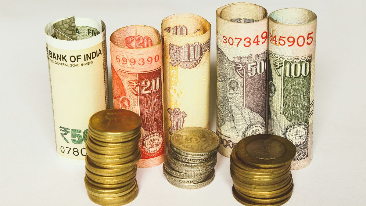 8th Pay Commission: सरकारी कर्मचारियों के लिए गुड न्यूज! सैलरी में हो सकता है 34% तक इजाफा, जानें फिटमेंट फैक्टर और समयसीमा