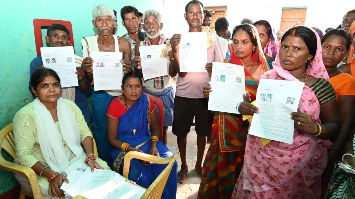 Bihar News: बिहार में क्यों जरूरी है वोटर लिस्ट का रिवीजन, विपक्ष के विरोध के पीछे क्या है वजह?