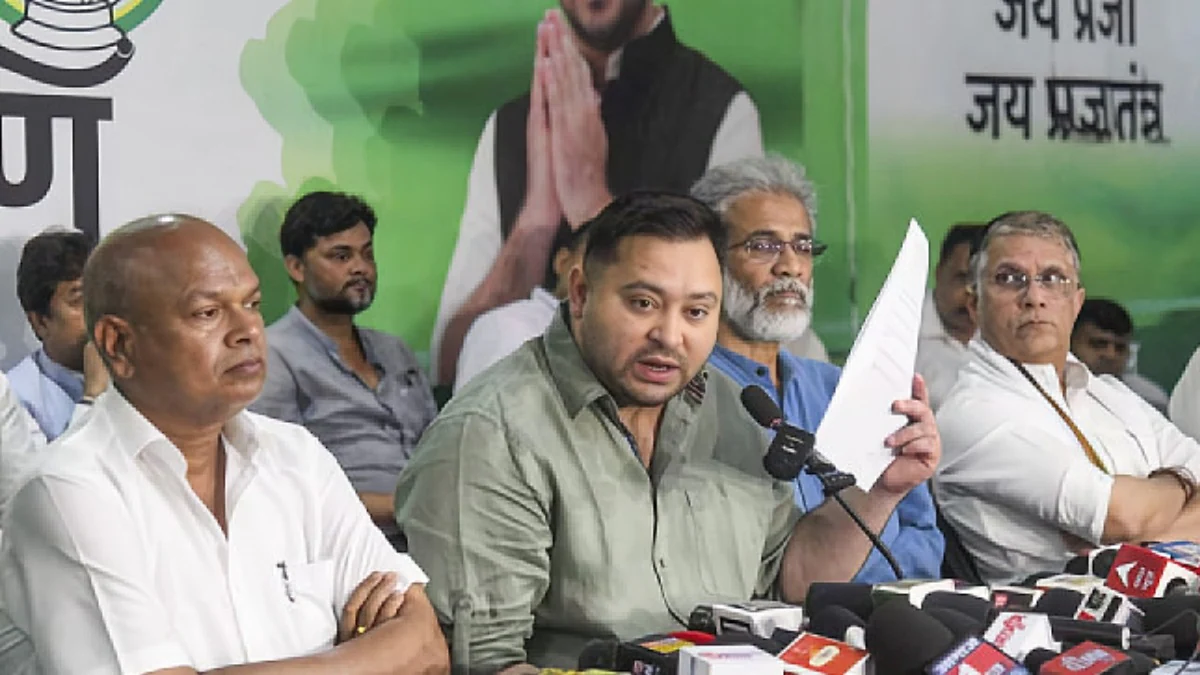 Bihar Politics: वोटर लिस्ट वेरिफिकेशन को लेकर सवालों के घेरे में चुनाव आयोग, तेजस्वी यादव ने लगाए गंभीर आरोप तो हमलावर हुआ NDA