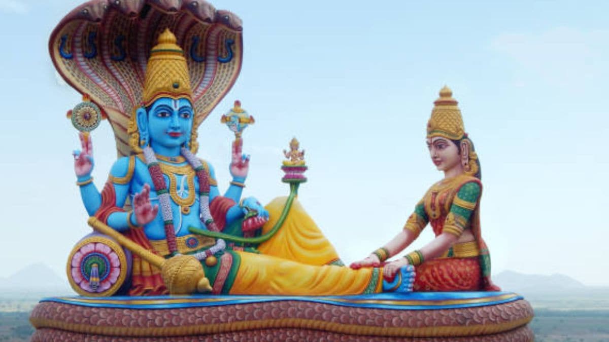 Devshayani Ekadashi 2025: अगर गलती से देवशयनी एकादशी का व्रत टूट जाए तो क्या करना चाहिए? शास्त्रों में बताए गए हैं ये उपाय