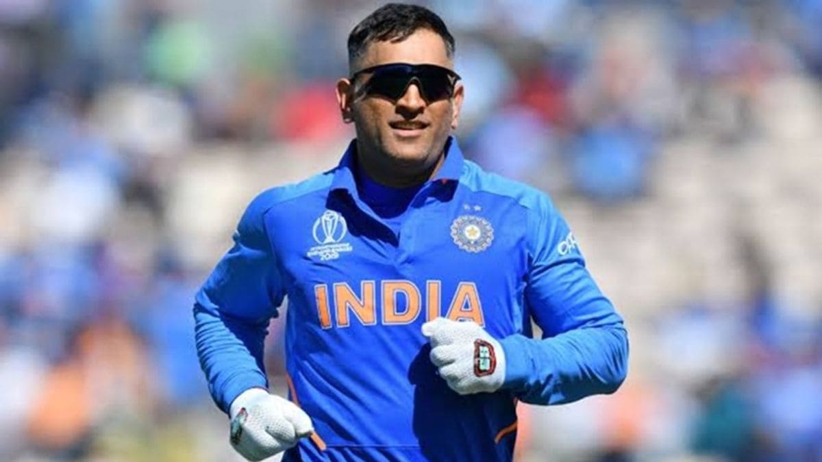 एमएस धोनी कहां से करते हैं सबसे ज्यादा कमाई? जानें इन्वेस्टमेंट, प्रॉपर्टीज, घर के बारे में, जानें ‘कैप्टन कूल’ ट्रेडमार्क पर भी क्यों हो रहा विवाद