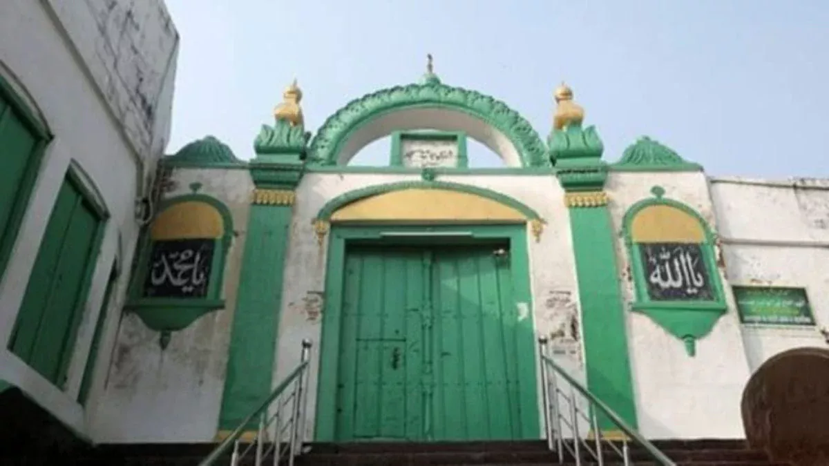Sambhal: संभल विवाद में नया मोड़, शाही जामा मस्जिद में नमाज पढ़ने पर रोक लगाने की मांग