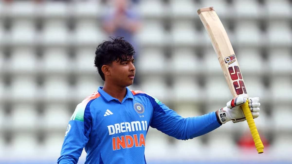 IND U19 Vs ENG U19: वैभव सूर्यवंशी का इंग्लैंड में भी दिखा क्रेज, 6 घंटे ड्राइव कर दो फीमेल फैन उनसे मिलने पहुंची; स्टार बैटर ने किया ये काम