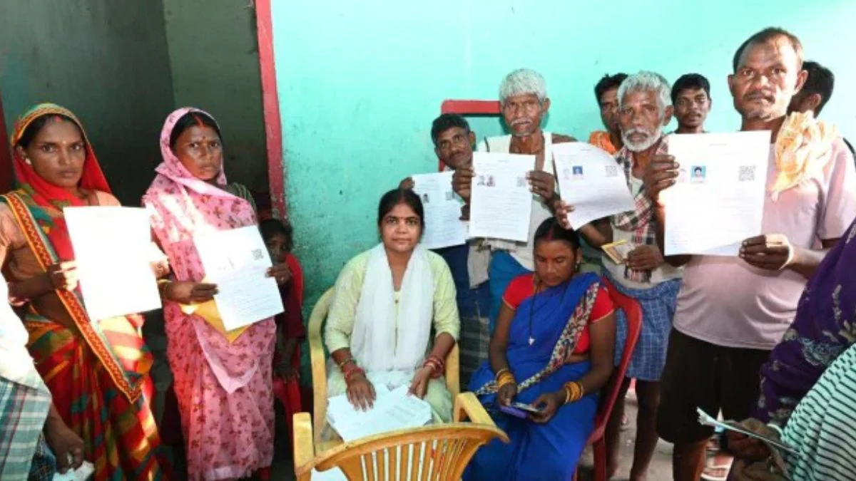 ‘बाद में भी दे सकते हैं डॉक्यूमेंट्स…’, बिहार में विपक्ष के जबरदस्त दबाव के बाद बैकफुट पर आया चुनाव आयोग