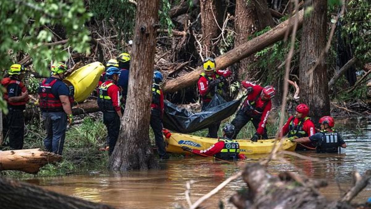 USA Flood: अमेरिका में बाढ़ से हाहाकार! टेक्सास में मरने वालों की संख्या 100 के पार