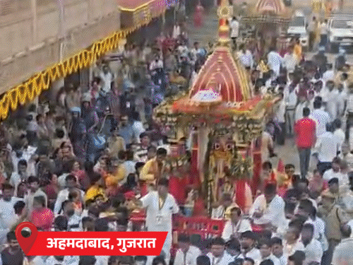 अहमदाबाद में रथयात्रा शुरू, शाह ने मंगला आरती की:सीएम-डिप्टी सीएम ने रथ के आगे झाड़ू लगाई; पुरी में बारिश के बीच पहुंच रहे श्रद्धालु