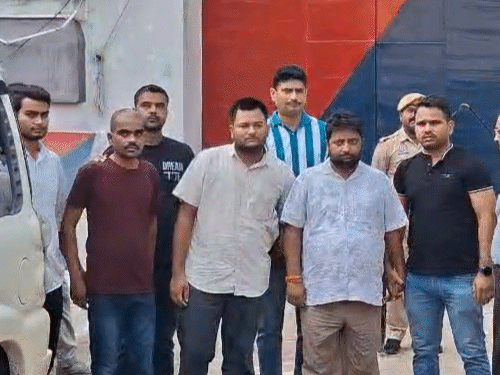 राममंदिर चढ़ावा चोरी-आरोपियों के घर 10 लाख के जेवर मिले:रिश्तेदारों के 30 बैंक अकाउंट फ्रीज; चोरी की रकम ब्याज पर बांटी, शेयर मार्केट में लगाई