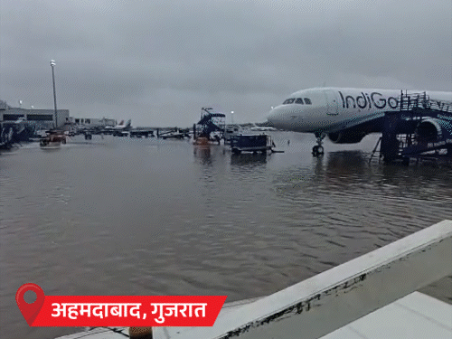 गुजरात में भारी बारिश, 5 की मौत:असम में बाढ़, 24 घंटे में 14 मौतें, MP- यूपी, राजस्थान में बारिश का अलर्ट; अमरनाथ यात्रा फिर शुरू