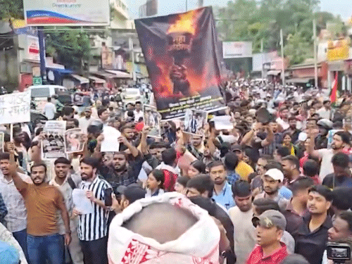 JPSC में गड़बड़ी को लेकर सड़कों पर उतरे छात्र:रांची में निकाली संविधान यात्रा, एग्जाम में हुई गड़बड़ी की सीबीआई जांच की मांग