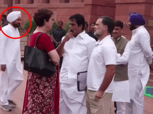 पंजाब कांग्रेस की मीटिंग से पहले चन्नी का VIDEO वायरल:राहुल गांधी-प्रियंका गांधी ने ध्यान नहीं दिया; प्रदर्शन के बाद हाईकमान से मीटिंग टली