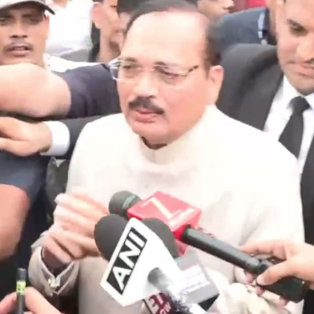 CJI बोले-80 साल में देश ने कई चुनौतियां पार कीं:अभी बहुत काम बाकी; युवा भविष्य की जिम्मेदारी संभालें