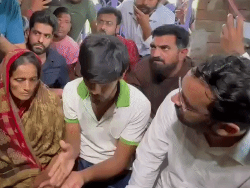 CJP वर्कर के पिता की हत्या, पार्टी टीम बंगाल पहुंची:आरोपियों की गिरफ्तारी का अल्टीमेटम दिया; पीड़ित ने स्कूल की बदहाली का वीडियो बनाया था