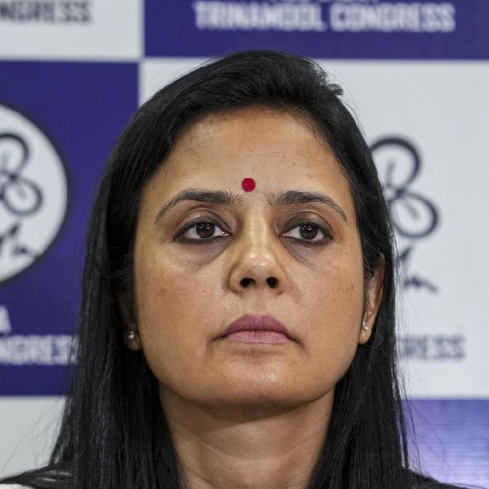 सुप्रीम कोर्ट बोला- सांसद अंडे फेंके जाने से डरते हैं:स्वतंत्रता सेनानियों ने गोलियां झेलीं, महुआ मोइत्रा की हेट स्पीच से जुड़ी याचिका खारिज की